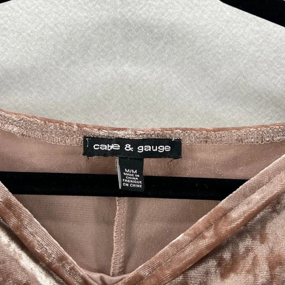 Cable & Gauge Velvet Blouse Womens Size M Rhinestone Dolman Slit Sleeve Pink - Picture 7 of 9